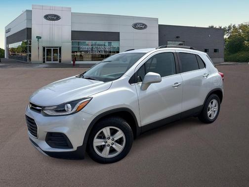 Silver Ice Metallic 2020 Chevrolet Trax LT