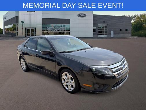 Tuxedo Black Metallic 2011 Ford Fusion SE