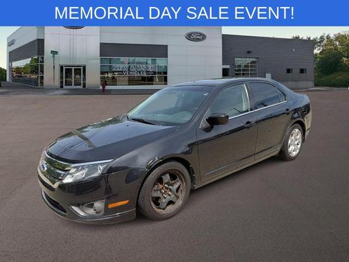 Tuxedo Black Metallic 2011 Ford Fusion SE