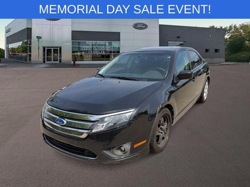 Tuxedo Black Metallic 2011 Ford Fusion SE