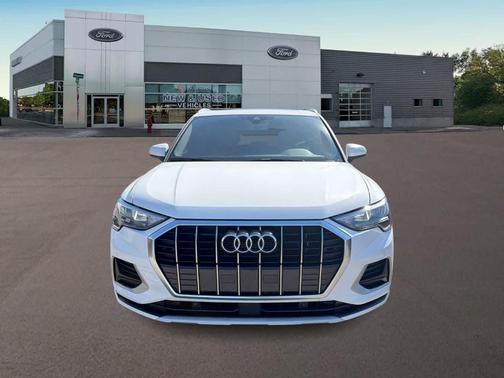 Ibis White 2022 Audi Q3 40 Premium
