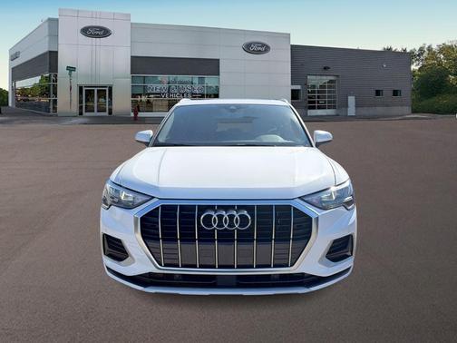 Ibis White 2022 Audi Q3 40 Premium