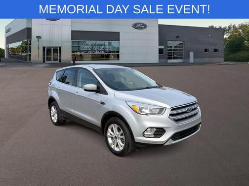 Ingot Silver 2017 Ford Escape SE