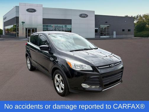 Tuxedo Black 2015 Ford Escape SE
