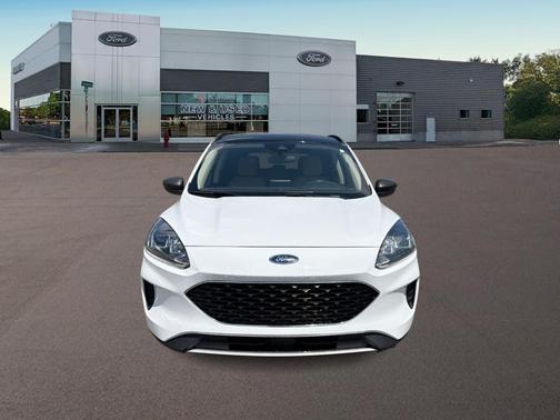 Oxford White 2020 Ford Escape SE