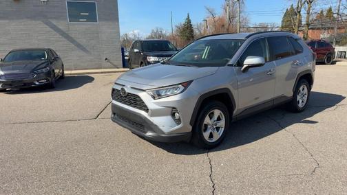 Silver Sky Metallic 2019 Toyota RAV4 XLE