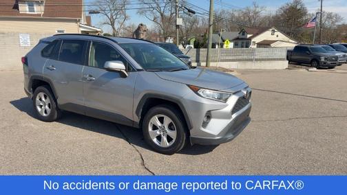 Silver Sky Metallic 2019 Toyota RAV4 XLE