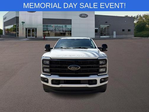 White Metallic 2024 Ford F-350 Lariat Super Duty