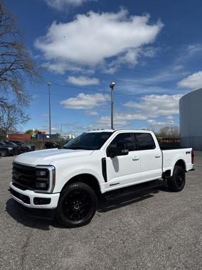 White Metallic 2024 Ford F-350 Lariat Super Duty