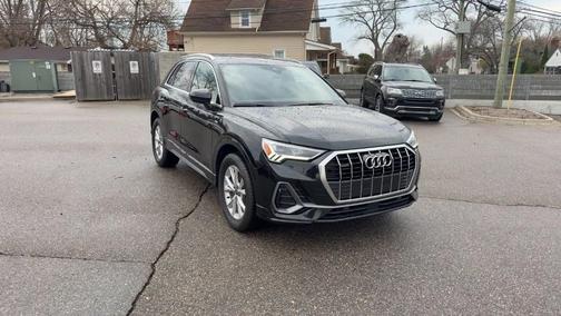 Mythos Black Metallic 2021 Audi Q3 45 S line Premium