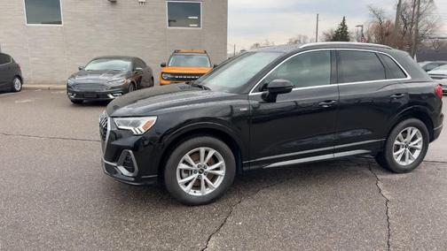 Mythos Black Metallic 2021 Audi Q3 45 S line Premium