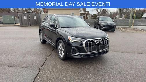 Mythos Black Metallic 2021 Audi Q3 45 S line Premium