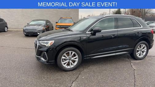 Mythos Black Metallic 2021 Audi Q3 45 S line Premium