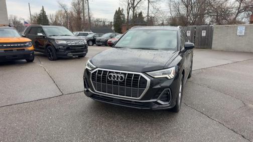 Mythos Black Metallic 2021 Audi Q3 45 S line Premium