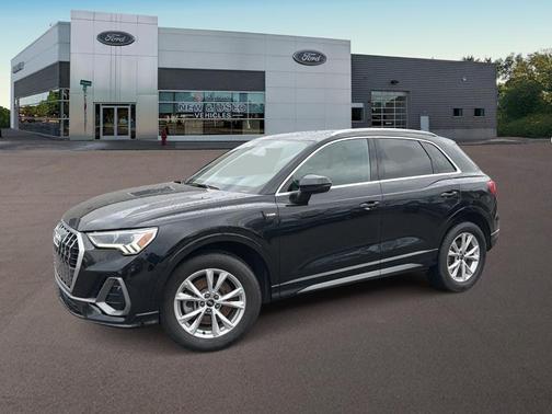 Mythos Black Metallic 2021 Audi Q3 45 S line Premium