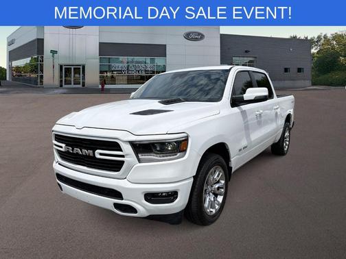 Bright White Clearcoat 2023 RAM 1500 Laramie