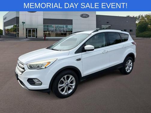 Oxford White 2017 Ford Escape SE