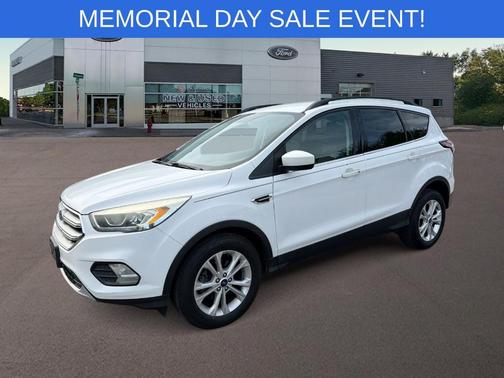 Oxford White 2017 Ford Escape SE