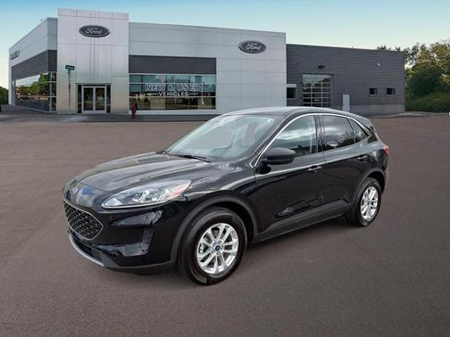 Black Metallic 2022 Ford Escape SE