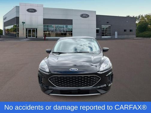 Black Metallic 2022 Ford Escape SE