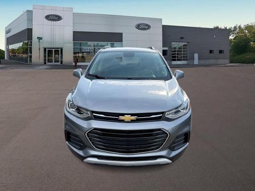 Satin Steel Metallic 2019 Chevrolet Trax LT