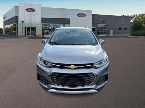 Satin Steel Metallic 2019 Chevrolet Trax LT