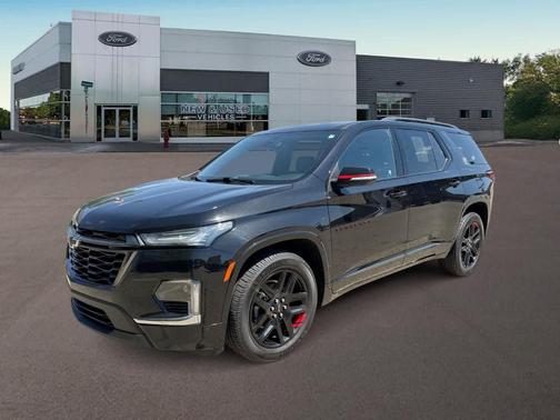 Mosaic Black Metallic 2022 Chevrolet Traverse Premier