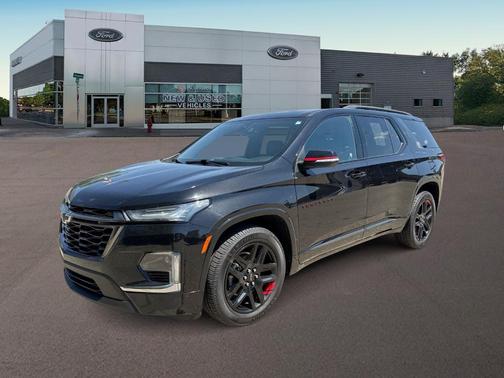 Mosaic Black Metallic 2022 Chevrolet Traverse Premier