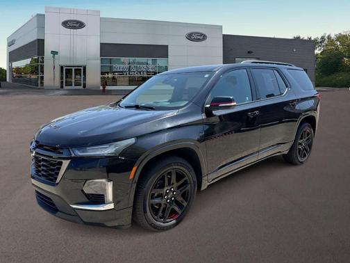 Mosaic Black Metallic 2022 Chevrolet Traverse Premier