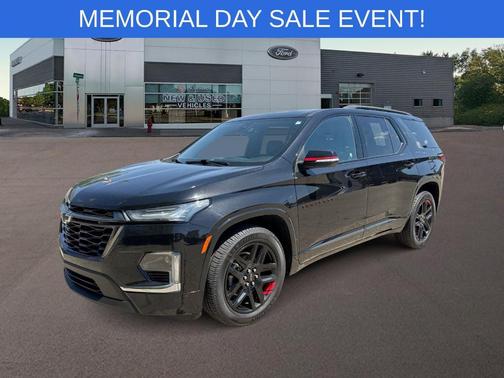 Mosaic Black Metallic 2022 Chevrolet Traverse Premier