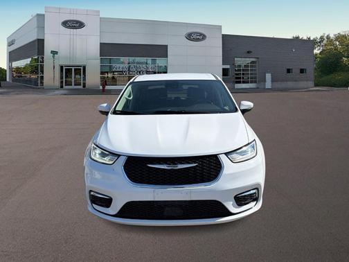 Bright White Clearcoat 2023 Chrysler Pacifica Touring-L
