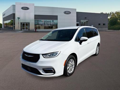 Bright White Clearcoat 2023 Chrysler Pacifica Touring-L