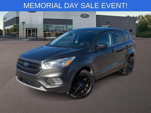 Magnetic Metallic 2019 Ford Escape SE
