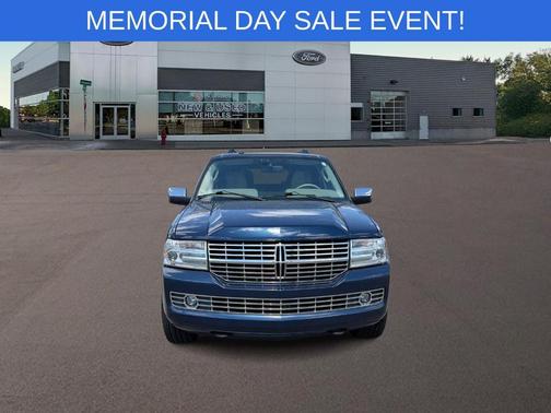 Midnight Black 2013 Lincoln Navigator Base