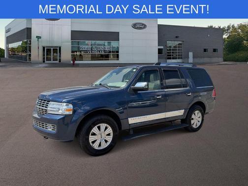 Midnight Black 2013 Lincoln Navigator Base