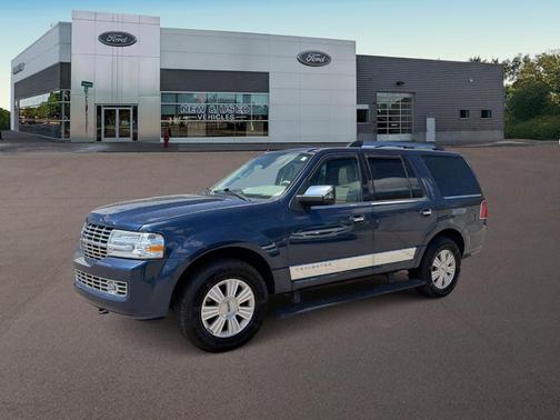 Midnight Black 2013 Lincoln Navigator Base
