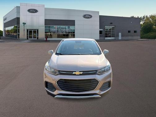 Sandy Ridge Metallic 2019 Chevrolet Trax LS
