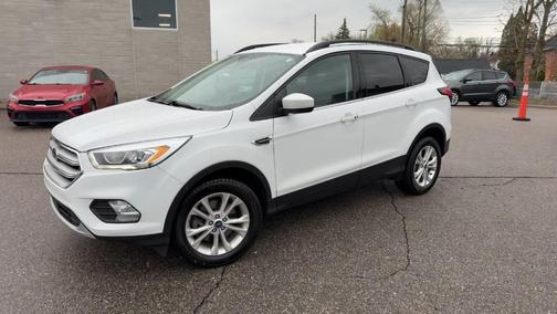 Oxford White 2019 Ford Escape SEL