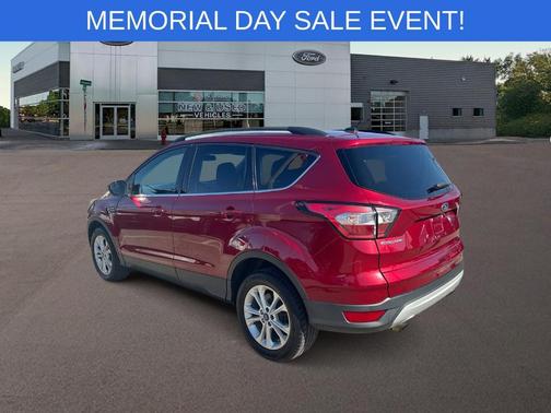 Ruby Red Metallic 2018 Ford Escape SE