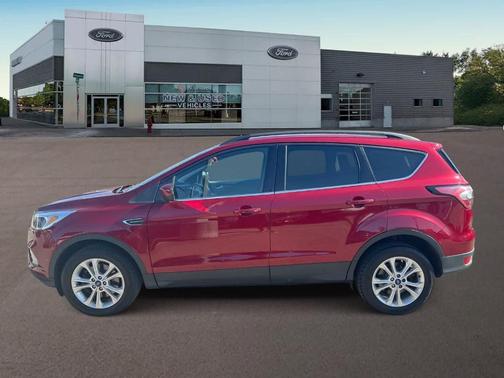 Ruby Red Metallic 2018 Ford Escape SE