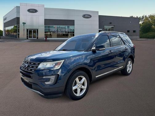 Blue Jeans Metallic 2017 Ford Explorer XLT