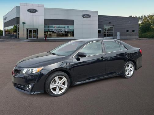 Attitude Black Metallic 2014 Toyota Camry SE