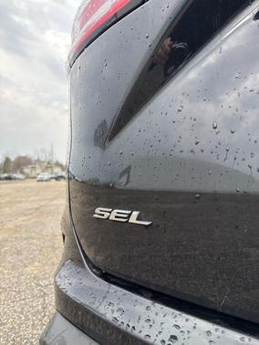 Agate Black Metallic 2023 Ford Edge SEL