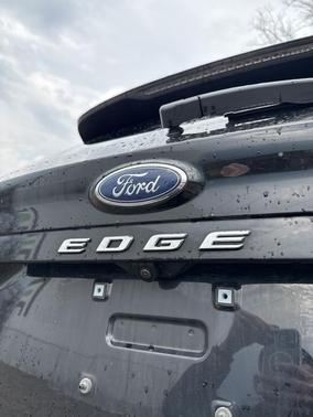 Agate Black Metallic 2023 Ford Edge SEL