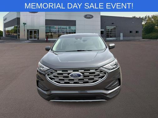 Magnetic 2020 Ford Edge SE