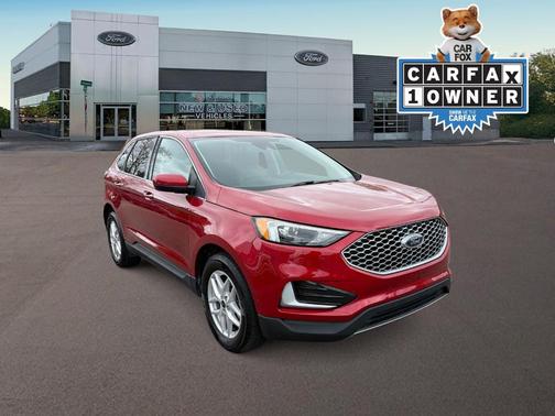 Rapid Red Metallic Tinted Clearcoat 2024 Ford Edge SEL