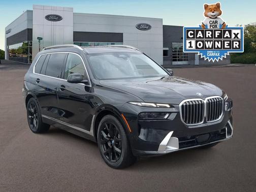 Black Sapphire Metallic 2023 BMW X7 xDrive40i