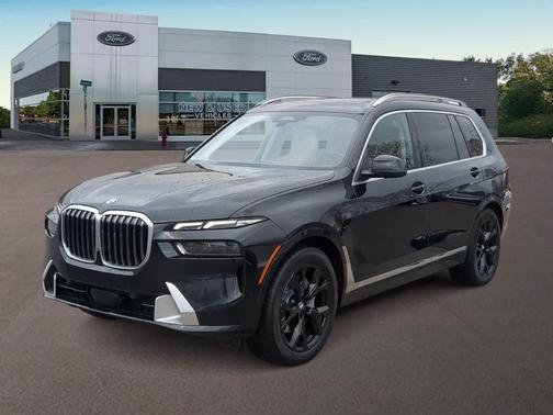 Black Sapphire Metallic 2023 BMW X7 xDrive40i