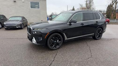 Black Sapphire Metallic 2023 BMW X7 xDrive40i