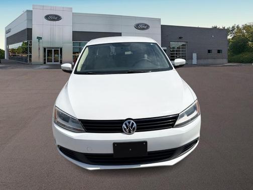 Candy White 2011 Volkswagen Jetta SE